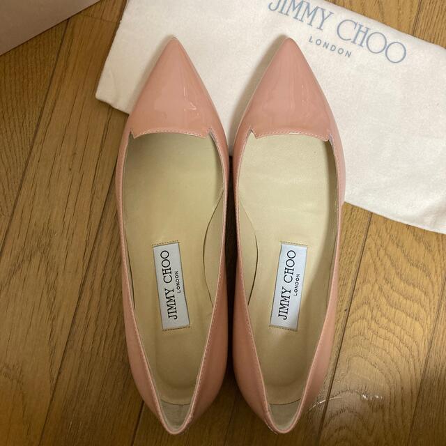 JIMMY CHOO(ジミーチュウ)の確実本物　ジミーチュウ　パテントレザーフラットパンプス　ピンクベージュ　未使用 レディースの靴/シューズ(ハイヒール/パンプス)の商品写真