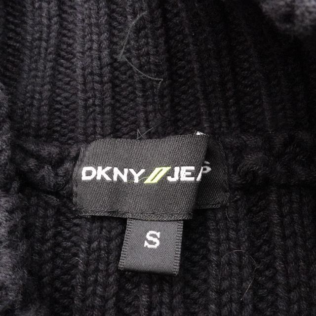 DKNY(ダナキャランニューヨーク)のDKNY ダナキャランニューヨーク　ハイネックノースリーブ　レディース　ブラック レディースのトップス(カットソー(半袖/袖なし))の商品写真