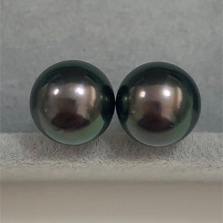 K18タヒチ黒蝶真珠ピアス ピーコックグリーン 天然色 本真珠 8-8.5mm ... タヒチ黒蝶パールフープピアス 天然色 本真珠