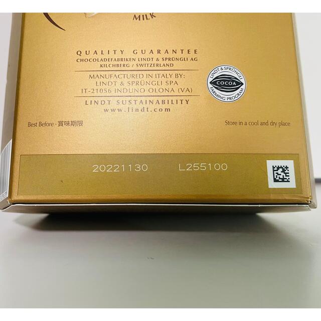 Lindt(リンツ)の【大人気】リンツリンドールチョコレート LINDOR ゴールド24個 食品/飲料/酒の食品(菓子/デザート)の商品写真