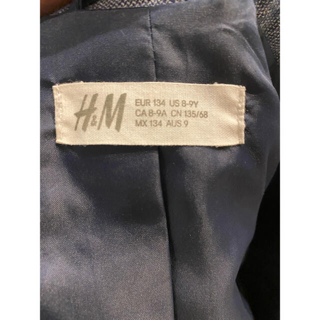 H&M(エイチアンドエム)のテーラードジャケット Ｈ&M 140 キッズ/ベビー/マタニティのキッズ服男の子用(90cm~)(ドレス/フォーマル)の商品写真