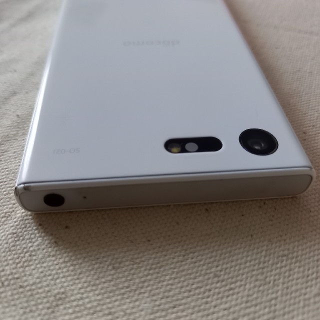 ドコモ Xperia X Compact SO-02J 3