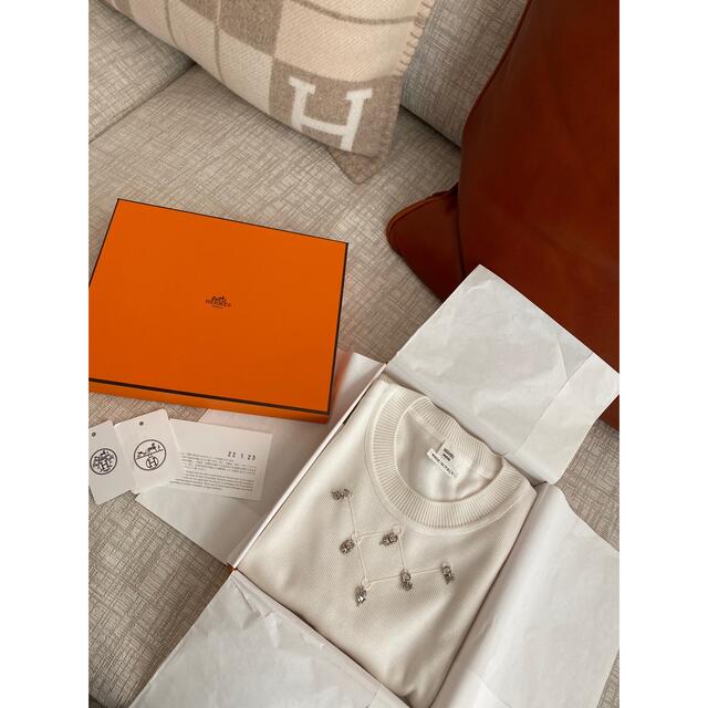 期間限定キャンペーントップスがございま Hermes ニット半袖セーター 白 シルバー金具付きの通販 by