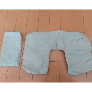 ネックピロー　機内用枕　エアピロー　グリーン(旅行用品)