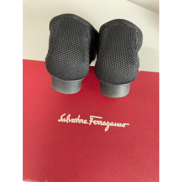 Salvatore Ferragamo(サルヴァトーレフェラガモ)のフェラガモ　2022年購入　パンプス　36.5黒　極美品　ブラック　サンダル レディースの靴/シューズ(ハイヒール/パンプス)の商品写真