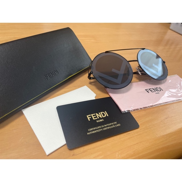 FENDI(フェンディ)のNissy着用 フェンディ FENDI ロゴ サングラス メンズのファッション小物(サングラス/メガネ)の商品写真