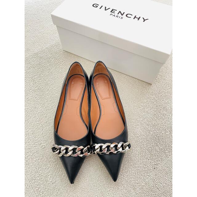 GIVENCHY♡フラットシューズ