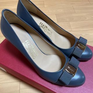 サルヴァトーレフェラガモ(Salvatore Ferragamo)の正規品　サルヴァトーレフェラガモ　新品未使用　パンプス　ヴァラ(ハイヒール/パンプス)