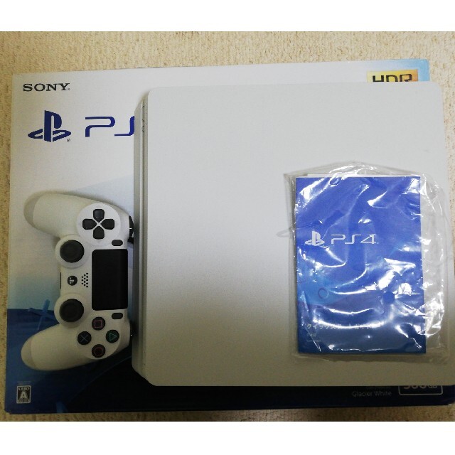 PS4PS4　ホワイト　500GB 　+ソフト3つ