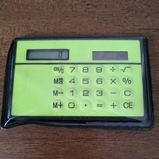 【同梱0円】カード型電卓 ネオンイエロー(オフィス用品一般)