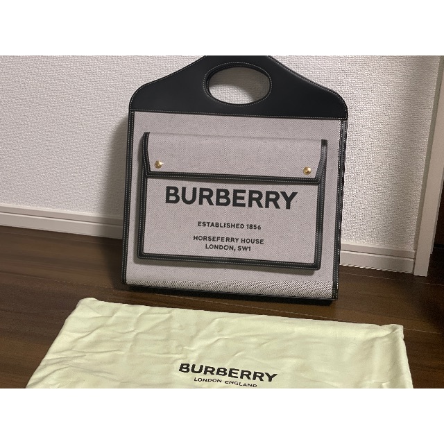 BURBERRY - Burberry ミディアム ポケットバッグ