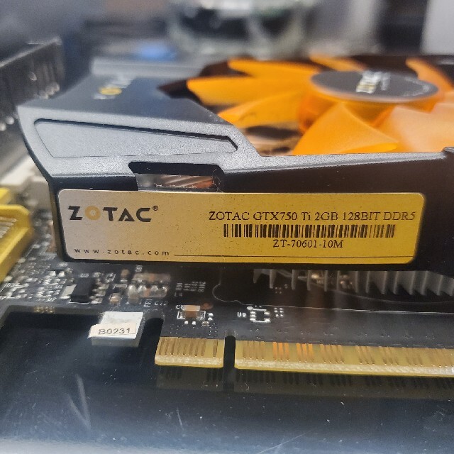 Zotac GeForce gtx750ti 2GBPCパーツ