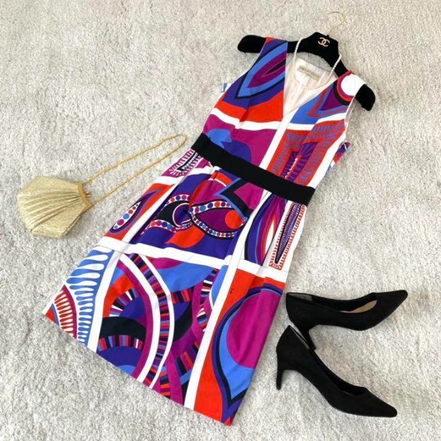 EMILIO PUCCI - EMILIOPUTTI エミリオプッチ 総柄ペイズリー Vネック