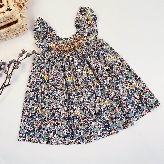 セール 新品 リバティ柄 フリル袖 手刺繍 スモッキングワンピース の