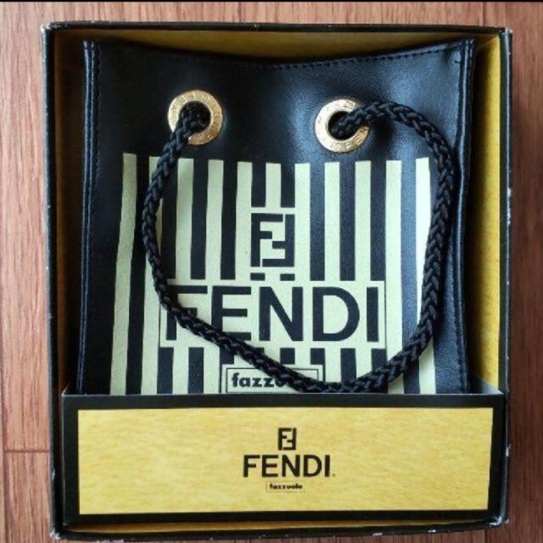 FENDI ミニバッグ + ハンカチ2枚