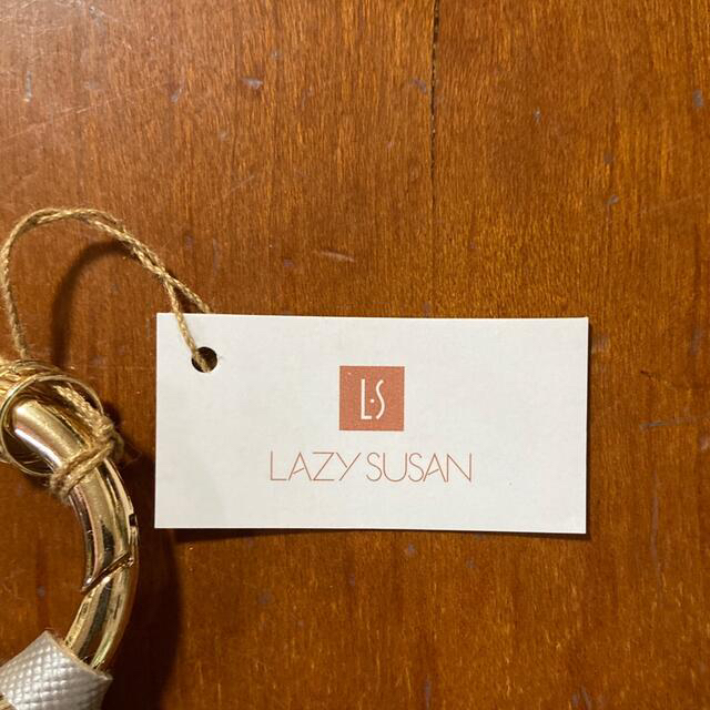 LAZY SUSAN(レイジースーザン)の2個セット　星の形のキラキラチャーム　レイジースーザン レディースのアクセサリー(チャーム)の商品写真