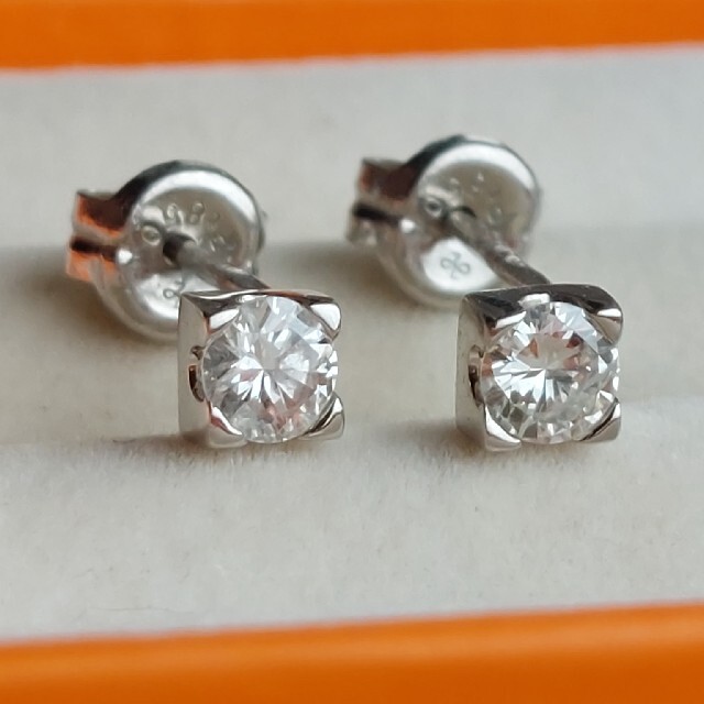 ジュエリーマキ【Pt850】ダイヤモンド0.11ct×2(計0.22)一粒ピアス 最大