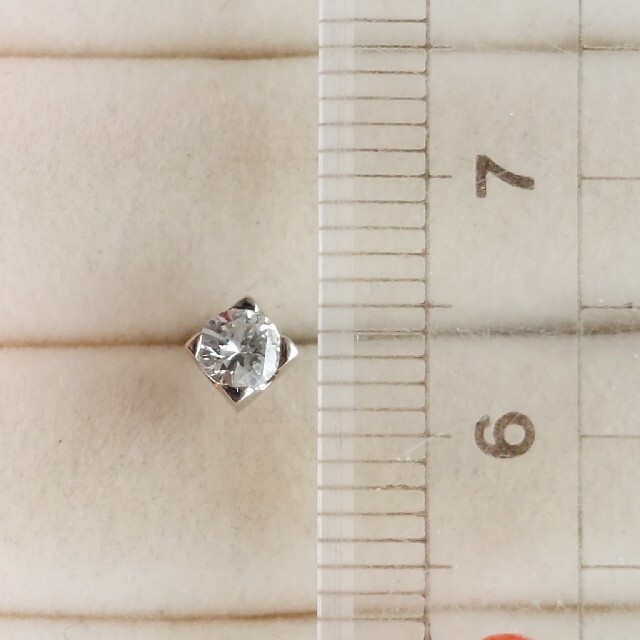 ジュエリーマキ【Pt850】ダイヤモンド0.11ct×2(計0.22)一粒ピアス