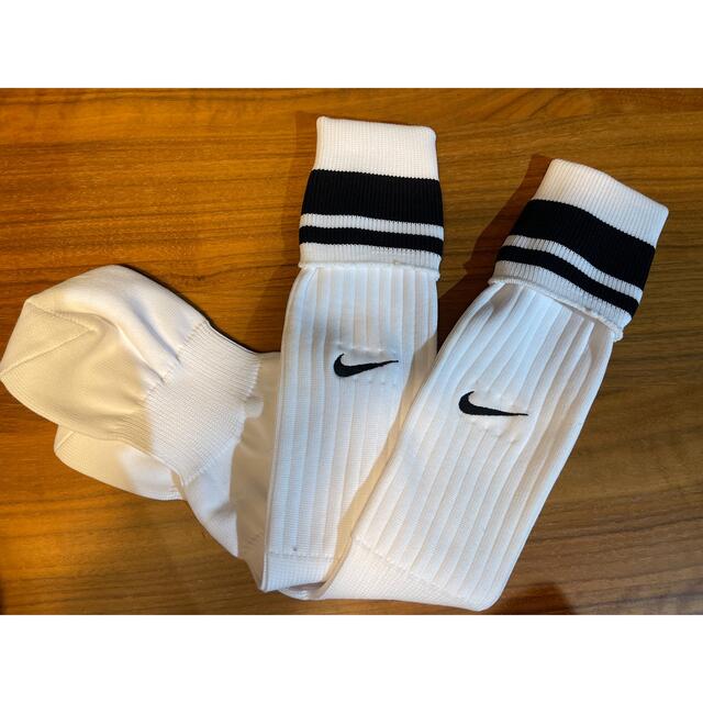 NIKE(ナイキ)のサッカー　ソックス　NIKE 値下げ スポーツ/アウトドアのサッカー/フットサル(その他)の商品写真