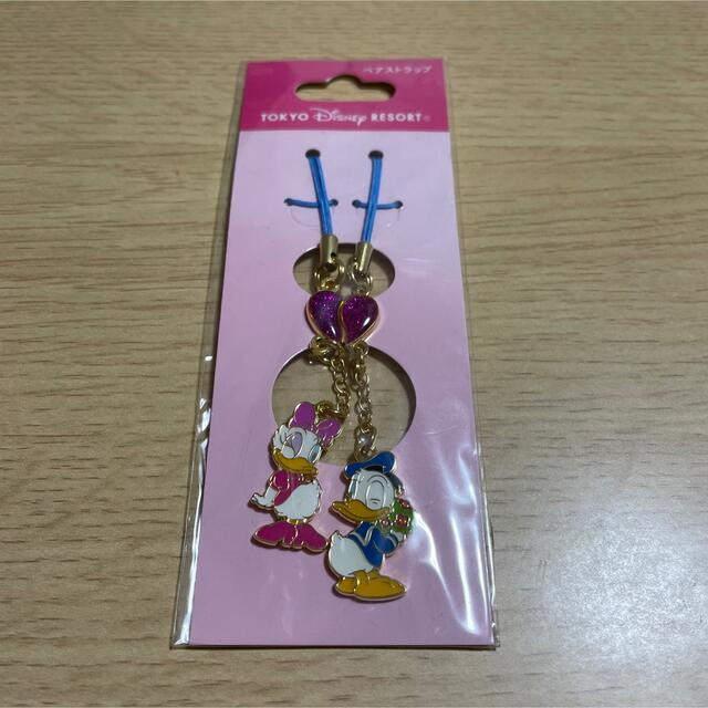 Disney(ディズニー)のディズニー Disney ドナルド デイジー ストラップ 新品 エンタメ/ホビーのおもちゃ/ぬいぐるみ(キャラクターグッズ)の商品写真