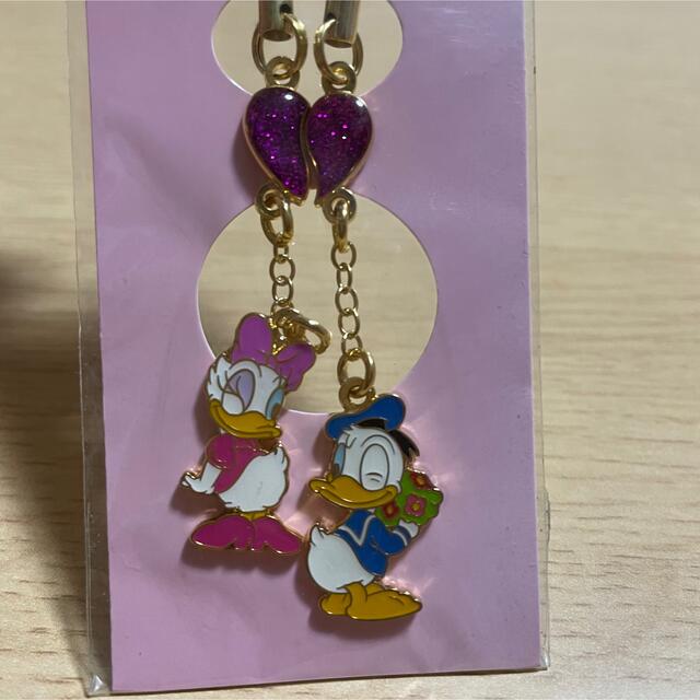 Disney(ディズニー)のディズニー Disney ドナルド デイジー ストラップ 新品 エンタメ/ホビーのおもちゃ/ぬいぐるみ(キャラクターグッズ)の商品写真