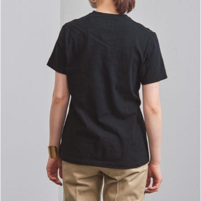 MADISONBLUE(マディソンブルー)のMADISON BLUE HELLO ロゴ Ｔシャツ　ブラック レディースのトップス(Tシャツ(半袖/袖なし))の商品写真