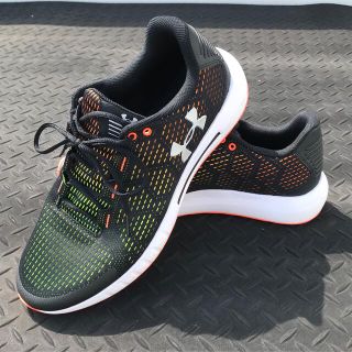 アンダーアーマー(UNDER ARMOUR)のアンダーアーマー　スニーカー！28.5cm(スニーカー)