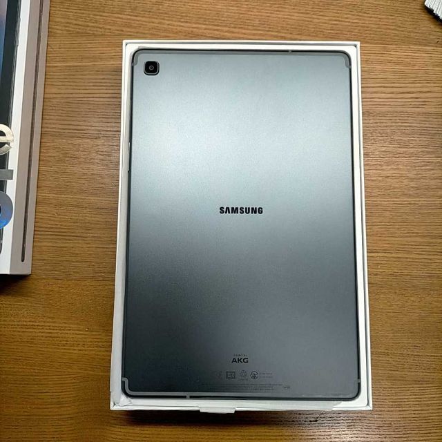 ほぼ未使用  Galaxy Tab S5e android タブレット 本体