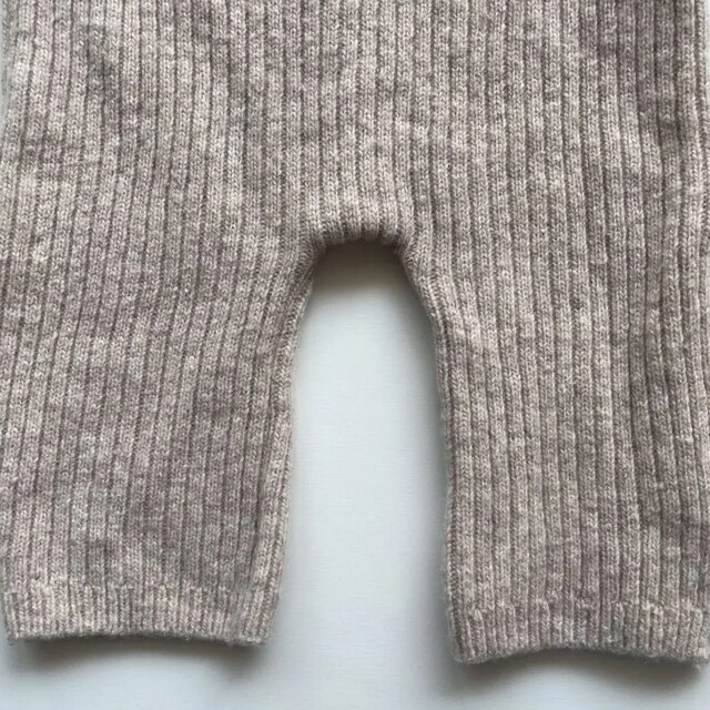 monbebe knitsuit baby oatmeal M 70サイズ キッズ/ベビー/マタニティのベビー服(~85cm)(ロンパース)の商品写真