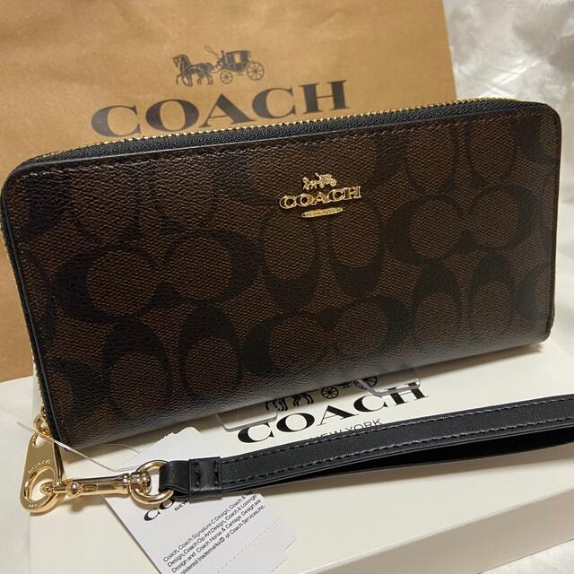 COACH(コーチ)のプレゼントにも❤️2021新作 コーチ 長財布 ストラップ付 ダークブラウン レディースのファッション小物(財布)の商品写真