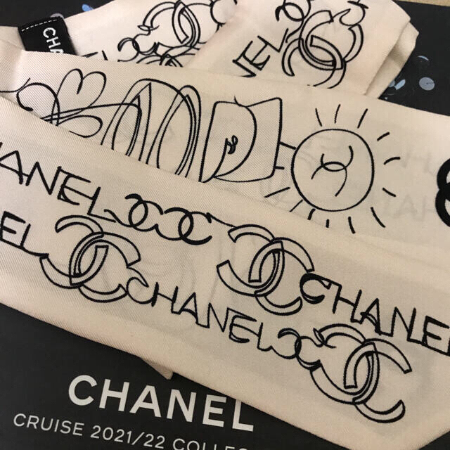 CHANEL❤️シルクツイル💛激レア💙新品未使用❤️完売品 レディースのファッション小物(バンダナ/スカーフ)の商品写真