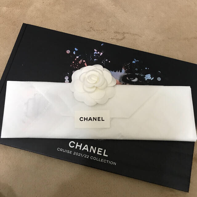 CHANEL❤️シルクツイル💛激レア💙新品未使用❤️完売品 レディースのファッション小物(バンダナ/スカーフ)の商品写真