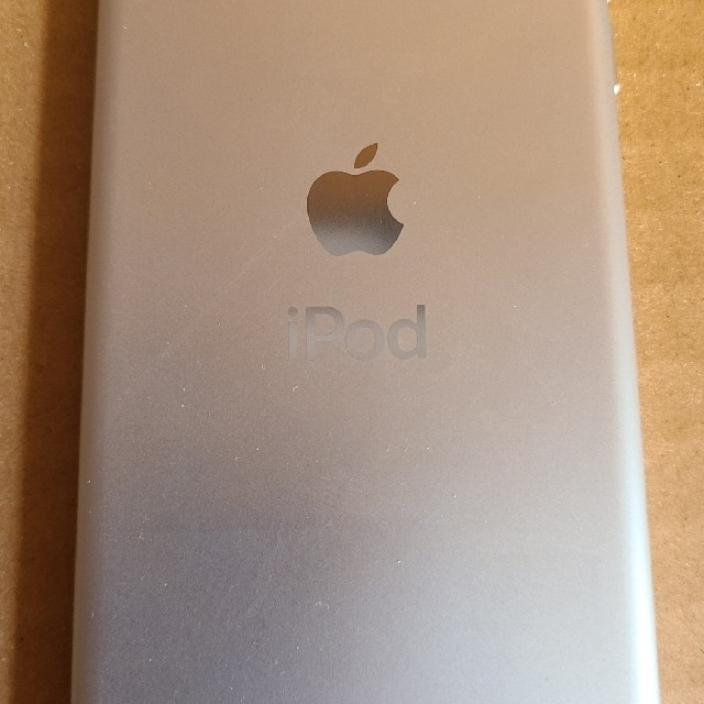 iPod(アイポッド)のipod touch 第７世代 32GB スマホ/家電/カメラのオーディオ機器(ポータブルプレーヤー)の商品写真