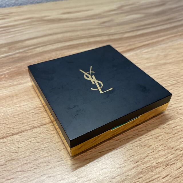 Yves Saint Laurent Beaute(イヴサンローランボーテ)のブランドコスメ コスメ/美容のベースメイク/化粧品(ファンデーション)の商品写真