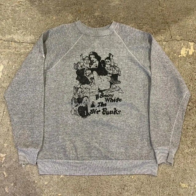 ANARCHIC ADJUSTMENT(アナーキックアジャストメント)の90s Snow White & The Sir Punks sweat メンズのトップス(スウェット)の商品写真