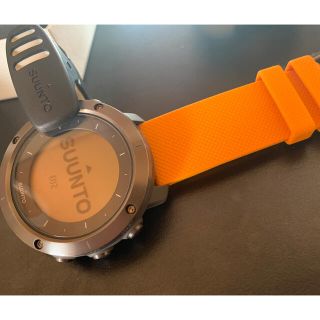 スント(SUUNTO)の【美品】【ほぼ未使用】スント【早い者勝ち】(腕時計(デジタル))