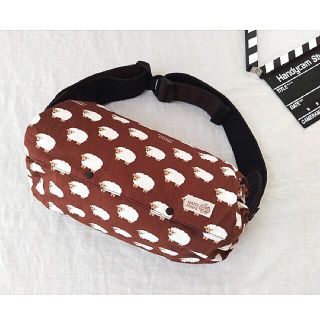 エルゴベビー(Ergobaby)のSALE！！ひつじ柄×こげ茶無地☆収納カバー ベビービョルン・エルゴ(外出用品)