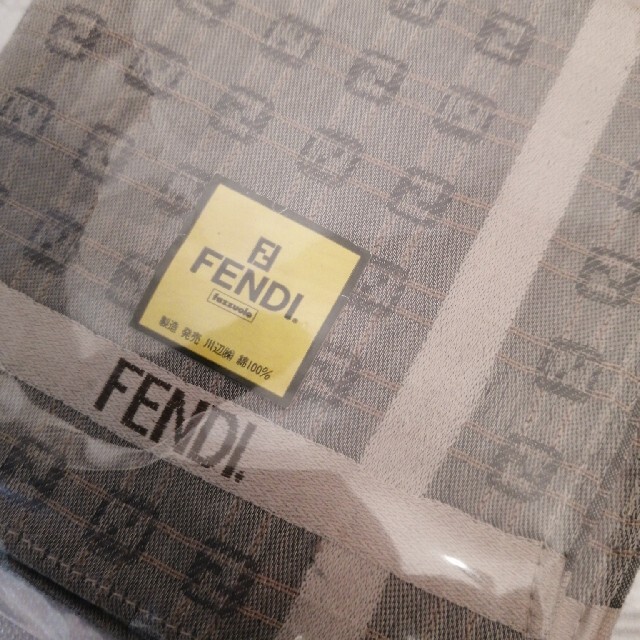 FENDI(フェンディ)のフェンディ　ハンカチ　新品 レディースのファッション小物(ハンカチ)の商品写真