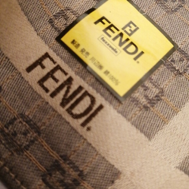 FENDI(フェンディ)のフェンディ　ハンカチ　新品 レディースのファッション小物(ハンカチ)の商品写真