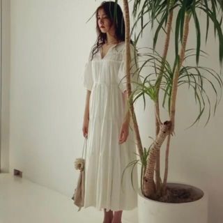 スナイデル(SNIDEL)の新木優子　着用ワンピース(ロングワンピース/マキシワンピース)