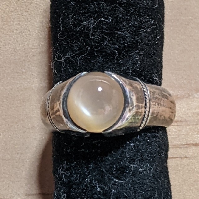ムーンストーン付きブラックシルバーリング レディースのアクセサリー(リング(指輪))の商品写真