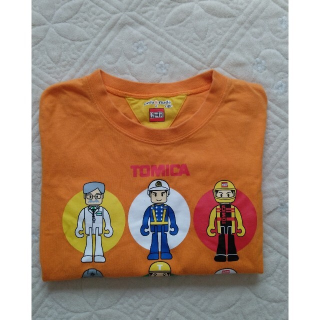 Takara Tomy(タカラトミー)のトミカ　120センチカットソー キッズ/ベビー/マタニティのキッズ服男の子用(90cm~)(Tシャツ/カットソー)の商品写真