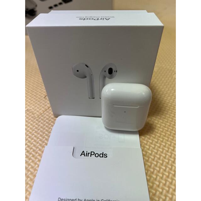 Apple - Case Charging エアポッズwith AirPods Apple 純正 ヘッドフォン/イヤフォン 人気アイテム