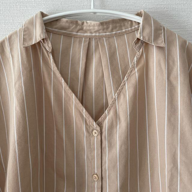 GU(ジーユー)のGU ストライプパフスリーブシャツ　七分袖 レディースのトップス(シャツ/ブラウス(長袖/七分))の商品写真