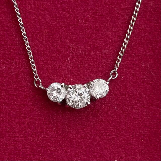 1.00ct✨Pt900 ネックレス プラチナ スマイル ダイヤ スリーストーン レディースのアクセサリー(ネックレス)の商品写真