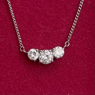 1.00ct✨Pt900 ネックレス プラチナ スマイル ダイヤ スリーストーン(ネックレス)