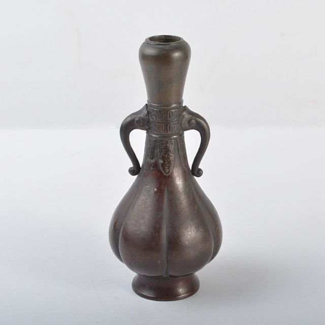 中国　古銅宣徳銅　饕餮文瓜稜蕾口瓶　V　R4319のサムネイル