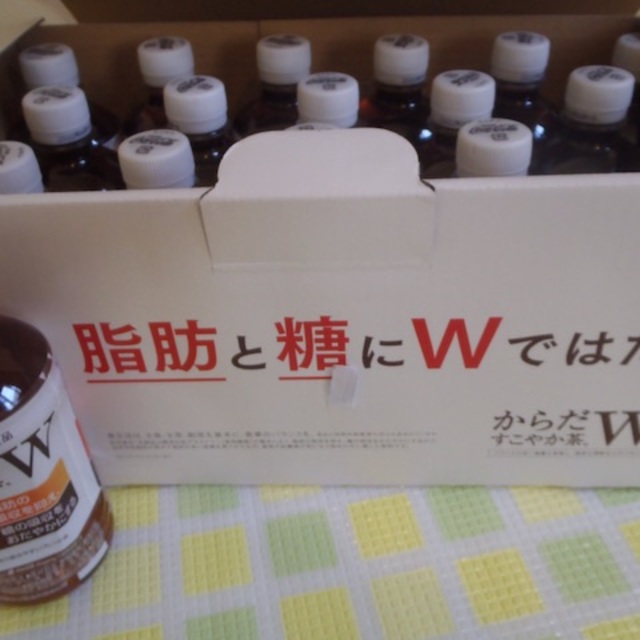 コカ・コーラ(コカコーラ)の♦︎からだすこやか茶W 　350ml ×18本　コカ・コーラ 食品/飲料/酒の健康食品(健康茶)の商品写真