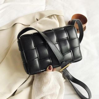 ザラ(ZARA)のスクエア カセットクロスバッグ ショルダーバッグ BAG(ショルダーバッグ)