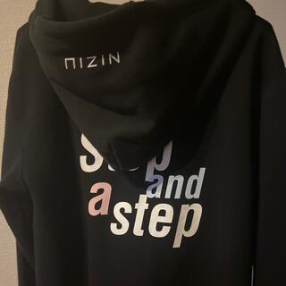 ニジュー(NiziU)のNiziU step and a step パーカー ステステ(パーカー)